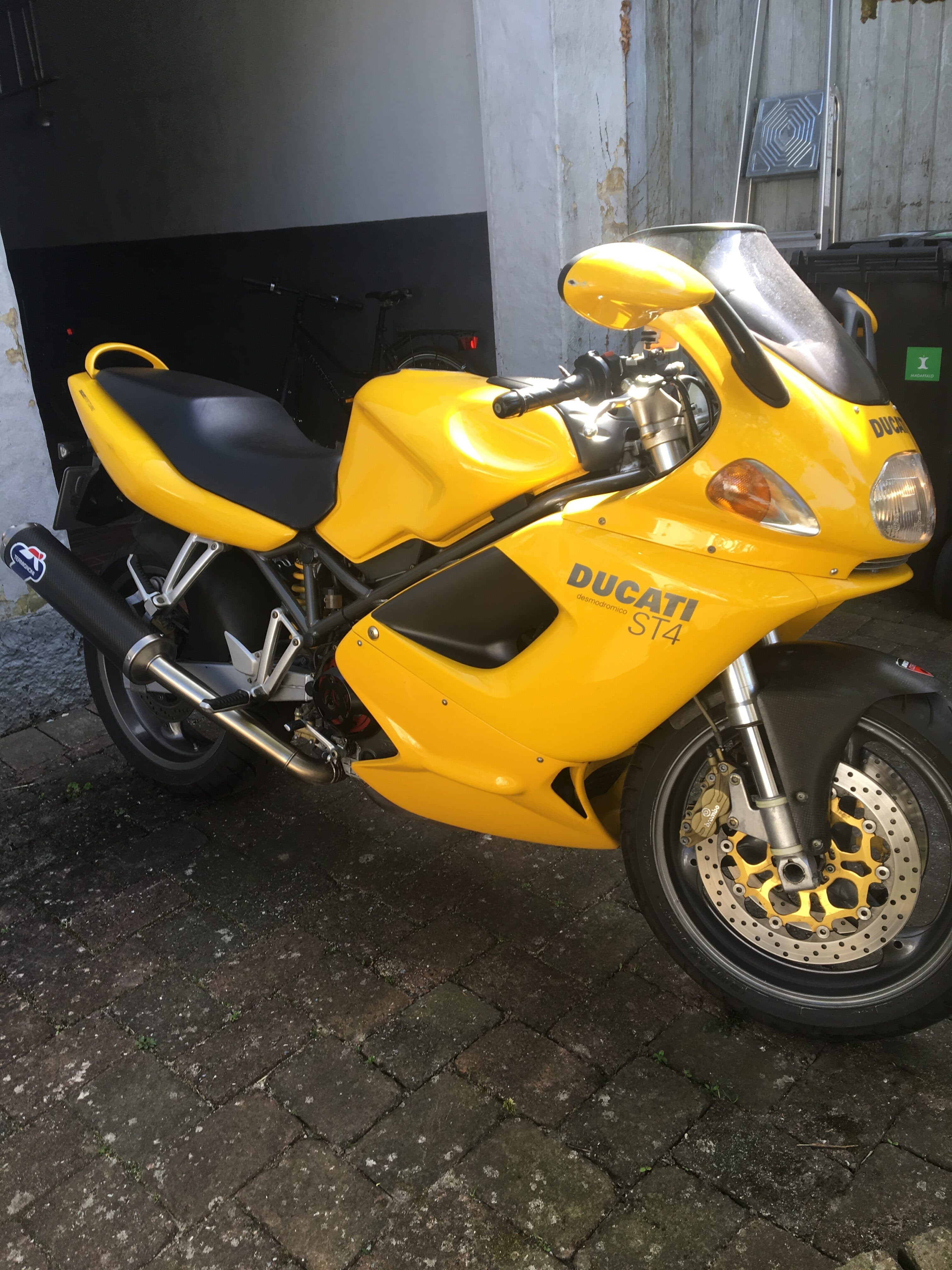 Ducati ST4
