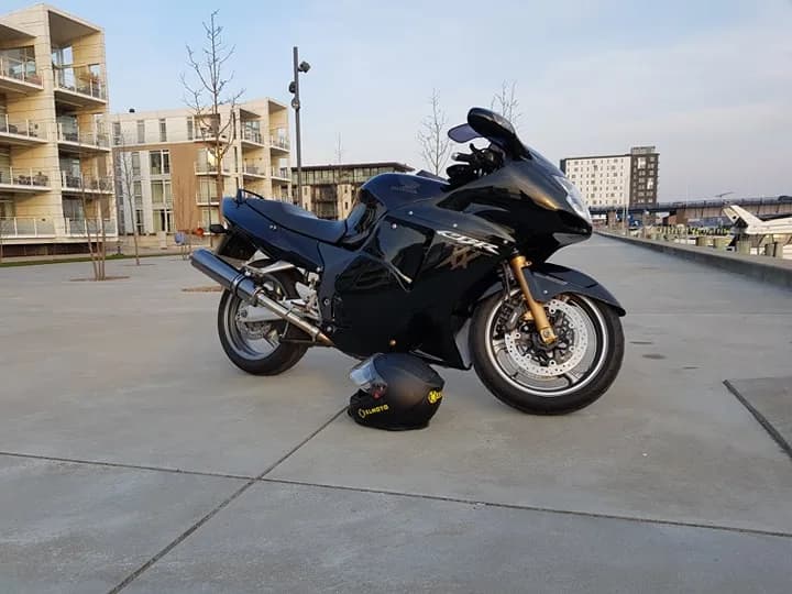 Honda CBR 1100 XX