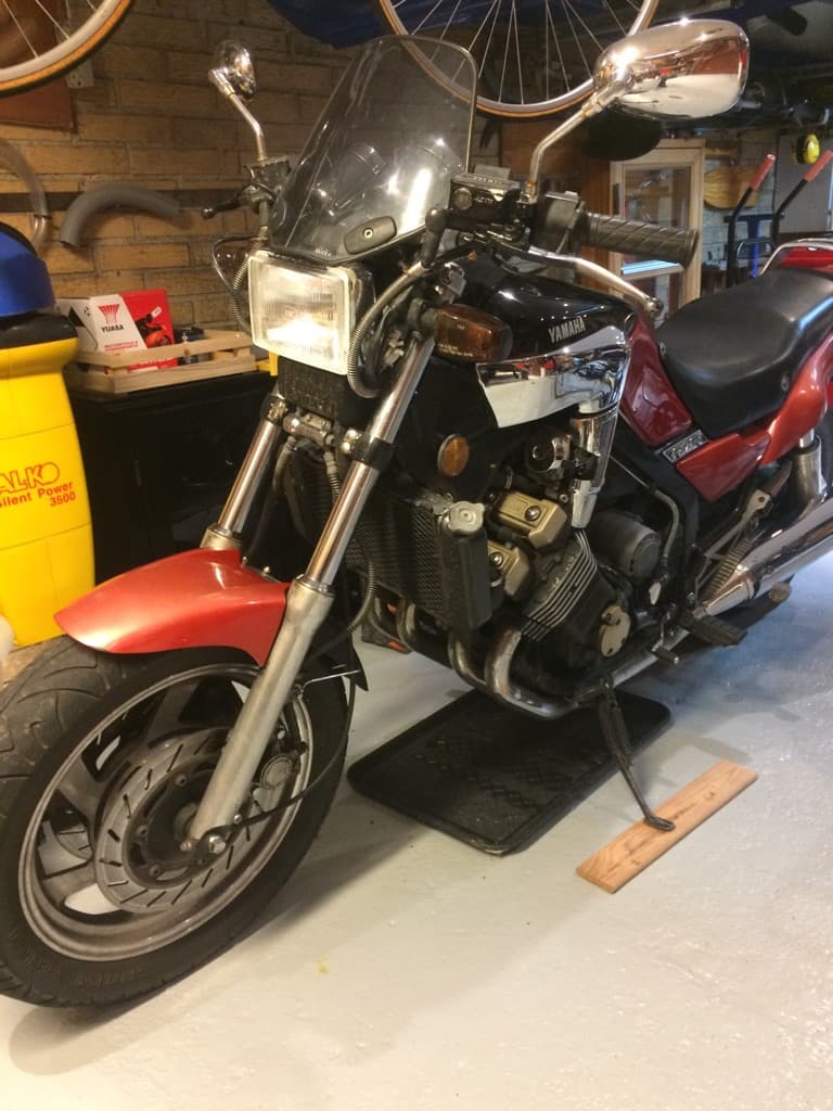 Yamaha FZX 700