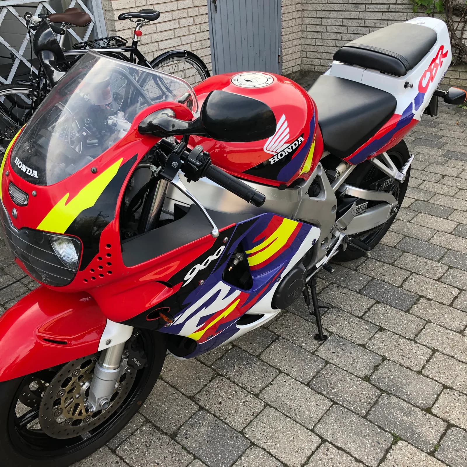 Honda CBR 900 RR