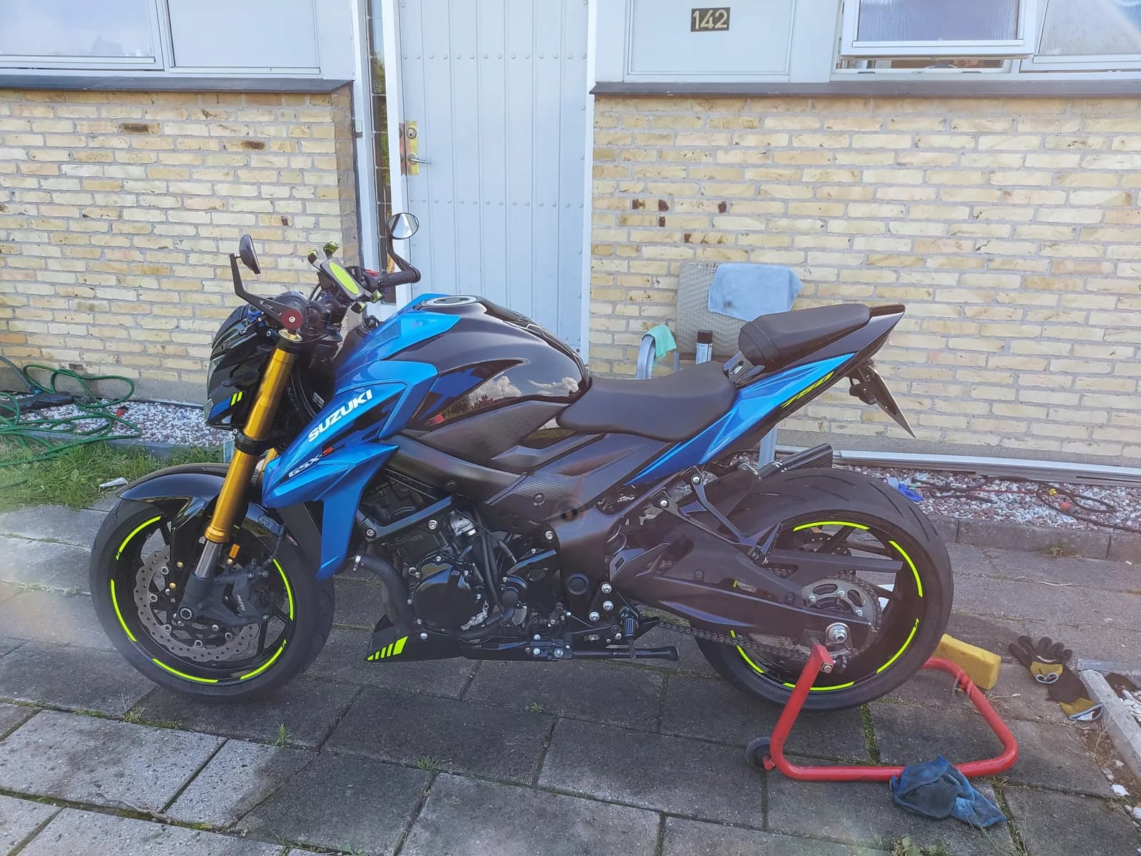 Suzuki GSXS 750