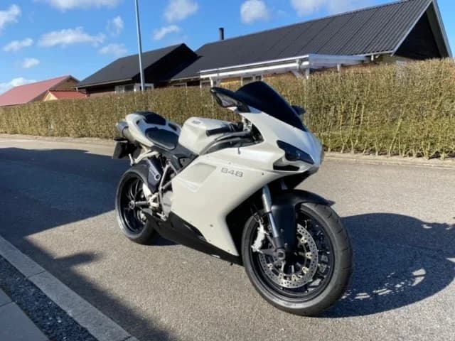 Ducati 848