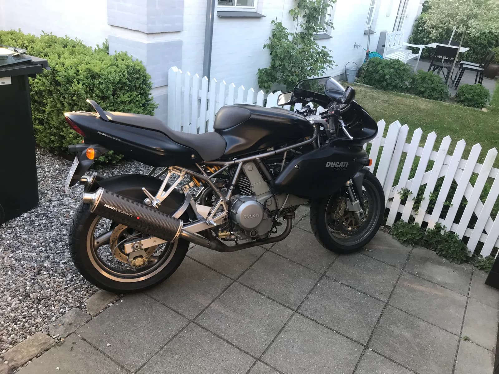 Ducati 750 Sport