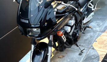 Yamaha FZS 600 Fazer 2000 full
