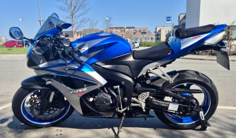 Honda CBR 600 RR 2008 1